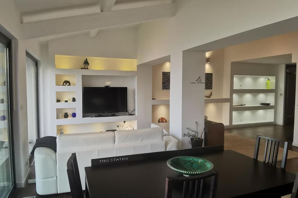 Villa With Unique & Breathtaking View Over Sea, Monte-Carlo, Italy & Alps ラ・チュルビ エクステリア 写真